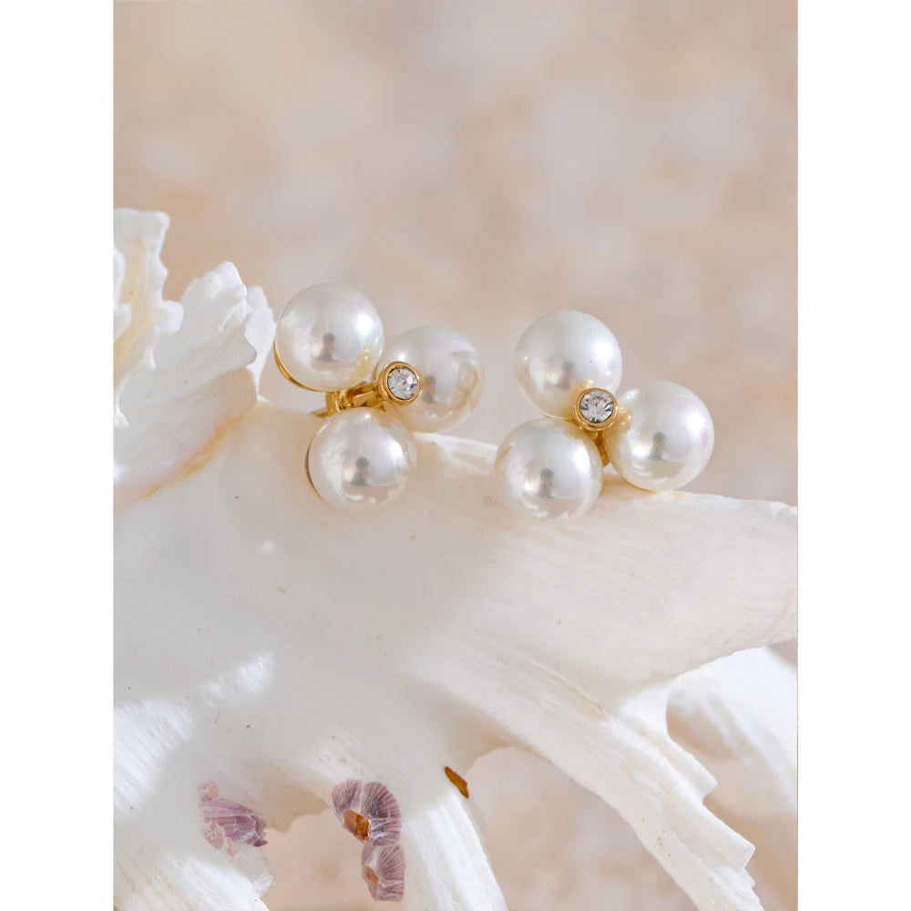 Simulated Pearls Flower Stud Earrings