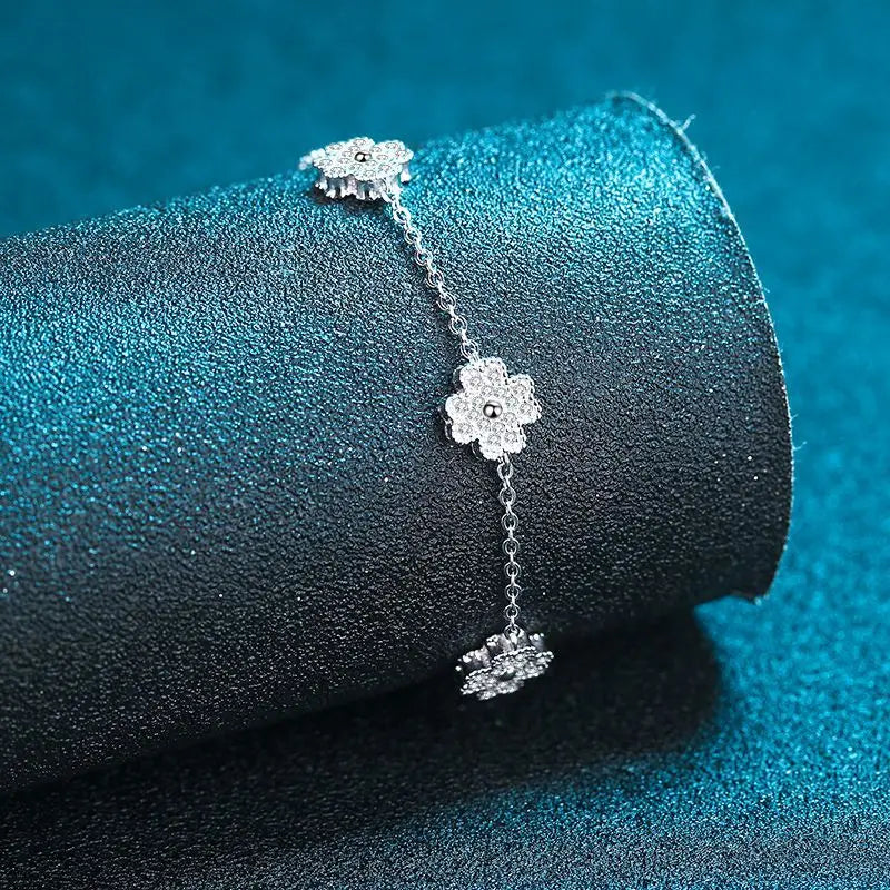 Four-leaf Clover Diamond Bracelets