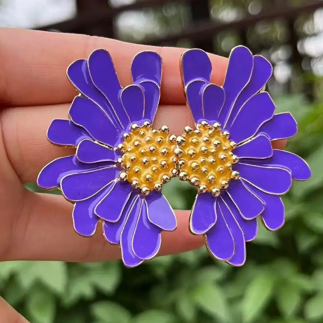 Sweet Irregular Daisy Flower Earrings