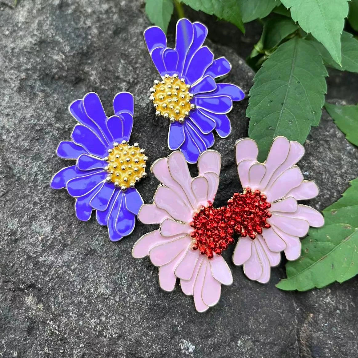 Sweet Irregular Daisy Flower Earrings