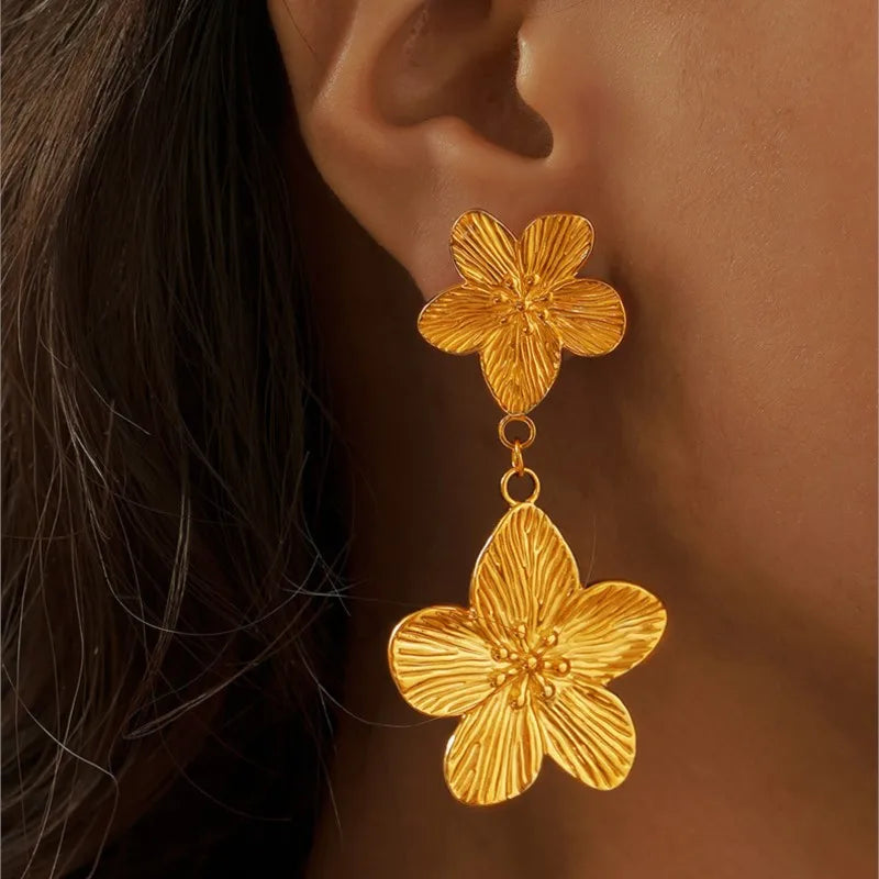 Elegant Flowers Pendant Hanging Earrings